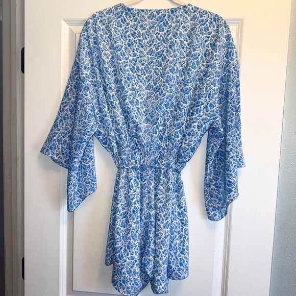 Pink Lily Romper Shorts Wrap Style Belted Vacation Spring break Blue white Sz M - Picture 5 of 8